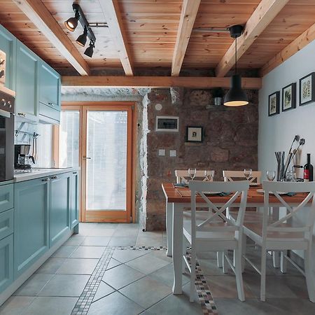 Charming Old Stone House Apartment ซาลี ภายนอก รูปภาพ