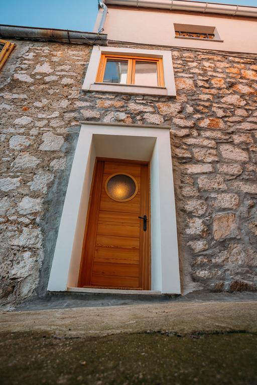 Charming Old Stone House Apartment ซาลี ภายนอก รูปภาพ